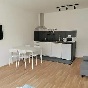 Brand New #62 With Free Secure Parking In The Center Apartmán
