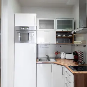 10 Min City Centre 5 People Apartment, Free Coffee Apartmán